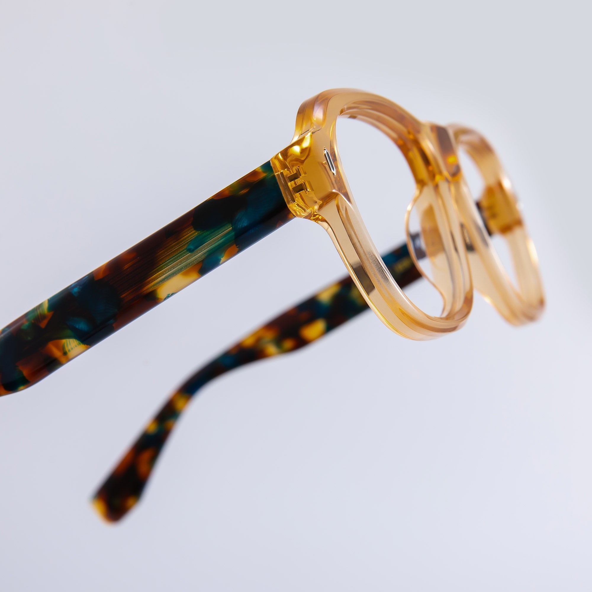 Donahugh-eyeglasses-tortoise